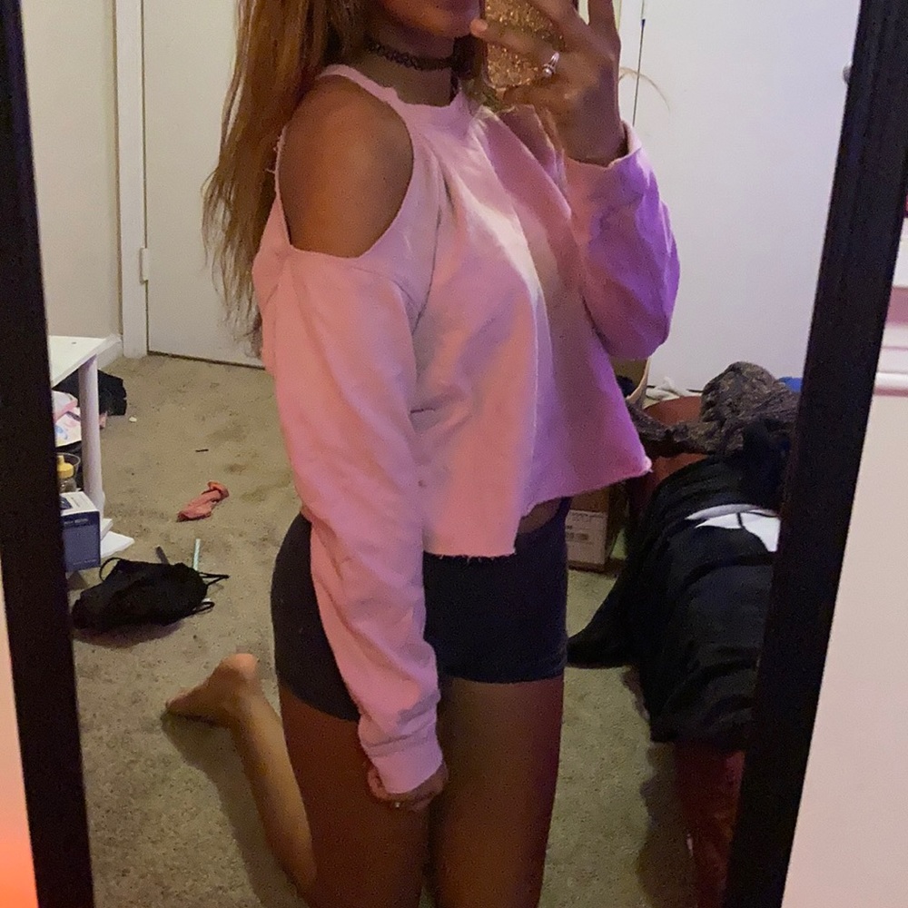 Pink long sleeve 💕 - Picture 2 of 3